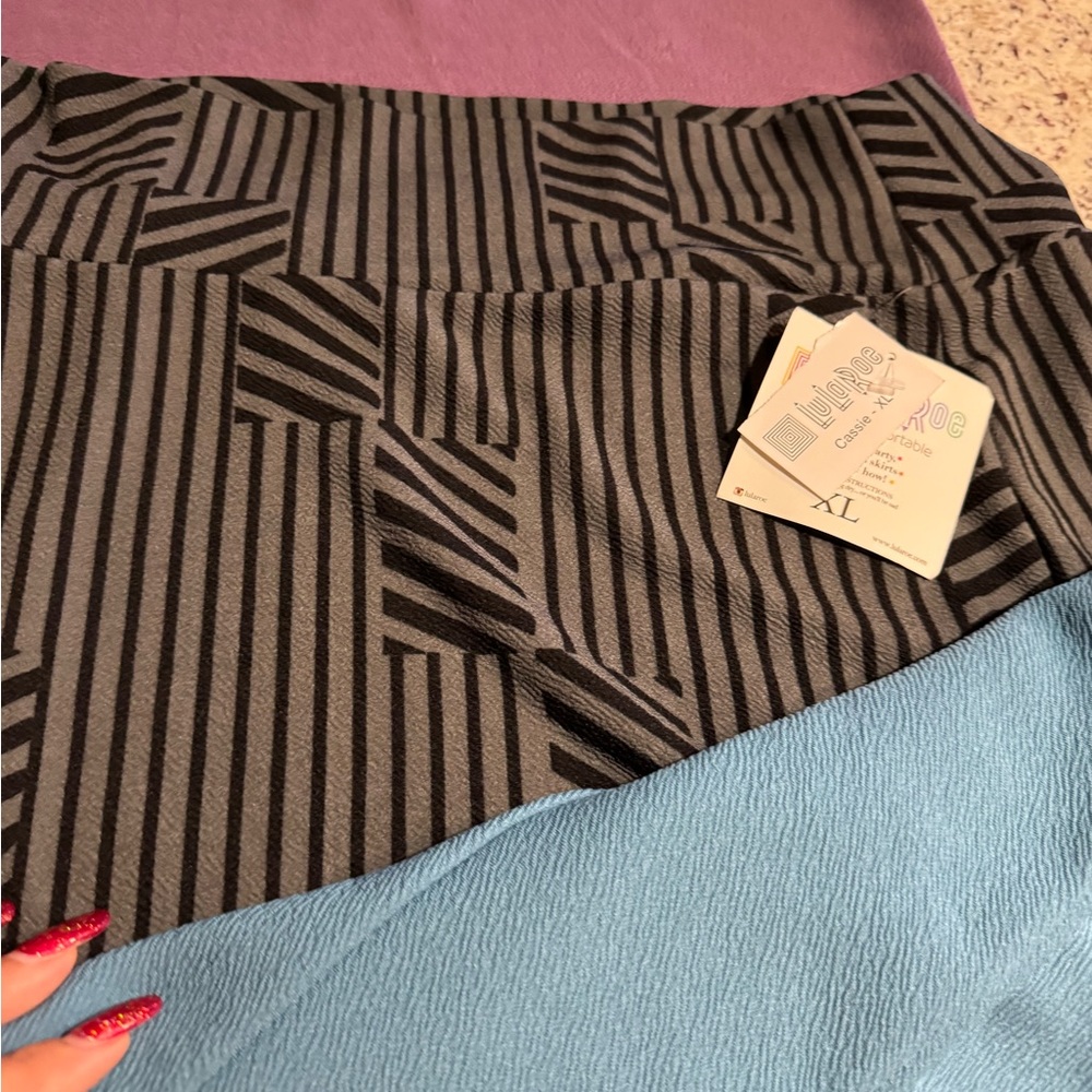 3 lularoe Cassie skirts 🆕 size XL bundle - Picture 7 of 12